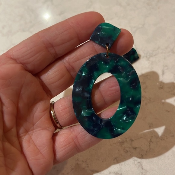 ❄️Emerald green Park Lane earrings - Picture 2 of 2